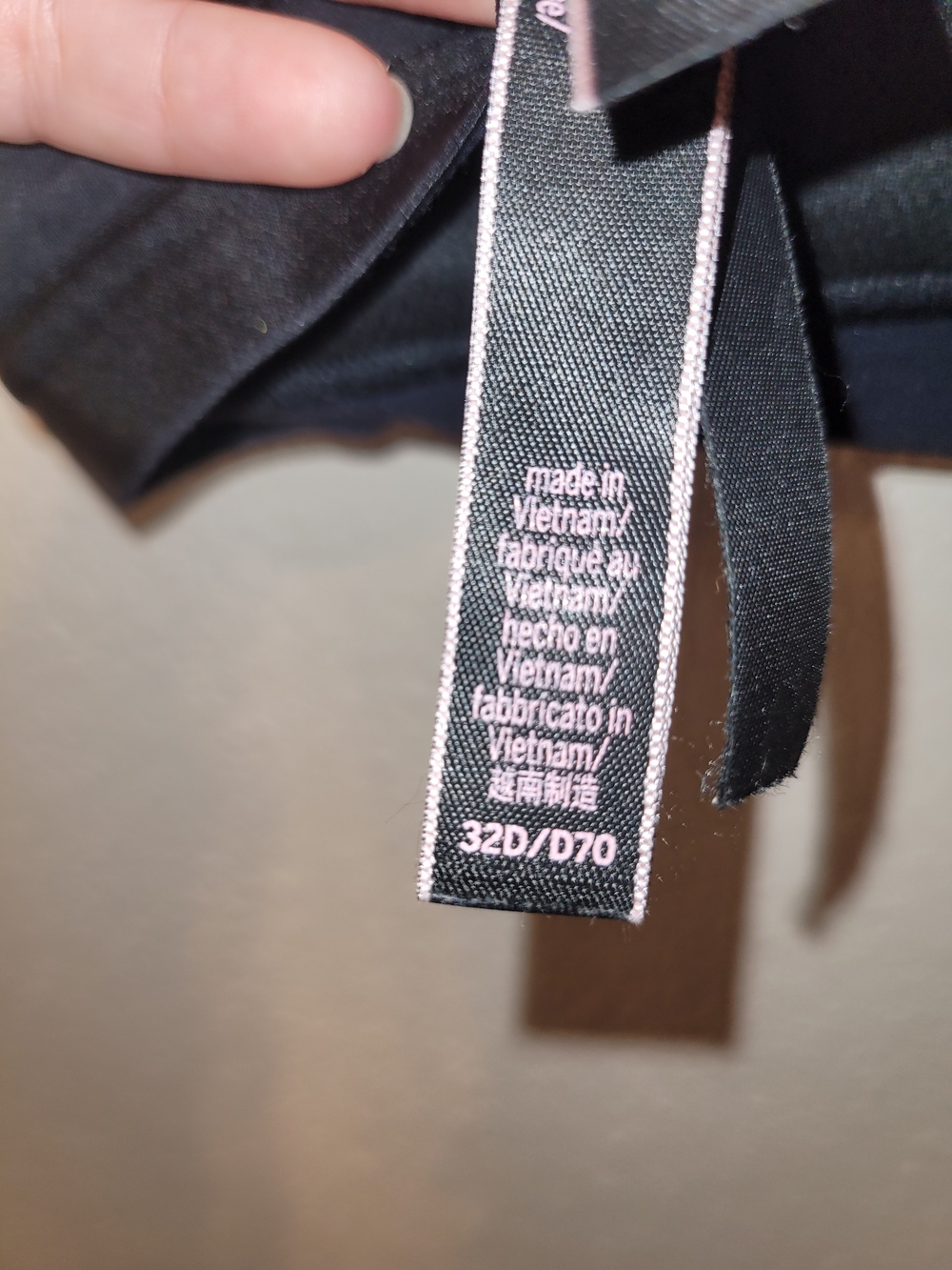 Victoria's Secret Sport VSX Black Crisscross Strappy Wireless Sports Bra 32D - Picture 5 of 7